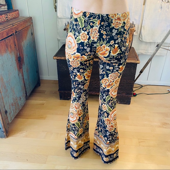 SOLD ♥️ Spell ♥️ Mystic Bells - Picture 7 of 9